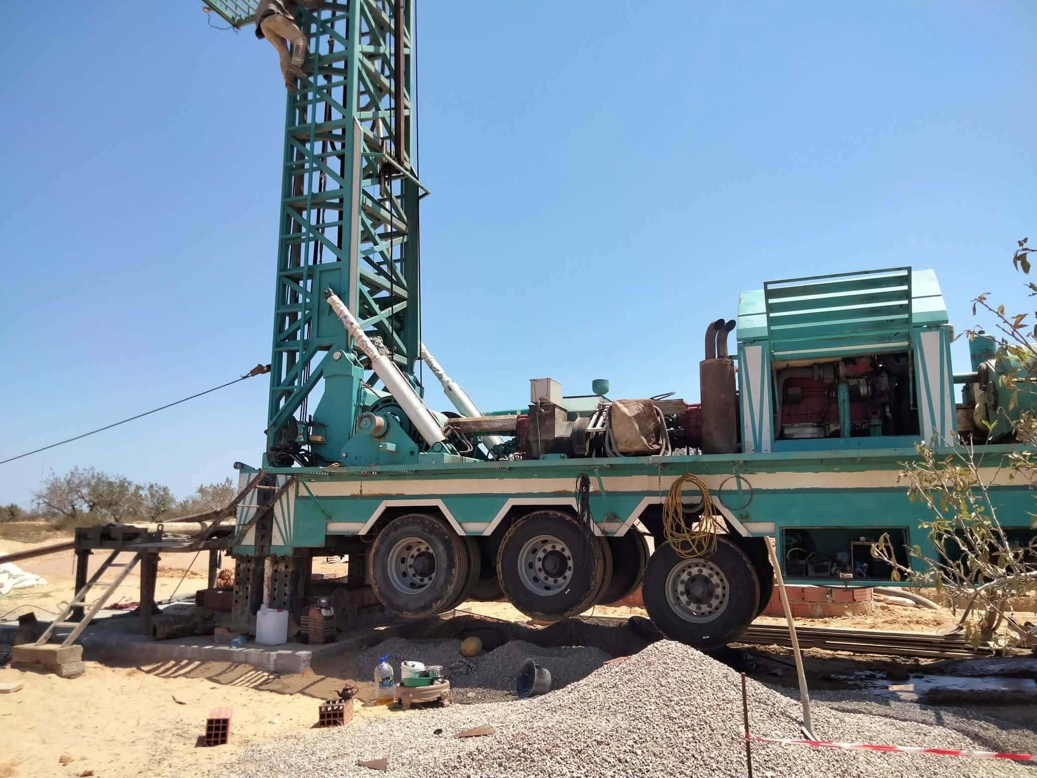 انطلاق أشغال إنجاز بئر عميقة جديدة لدعم الرّي التّكميلي بجرجيس