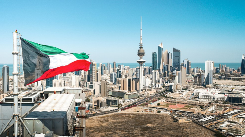 الكويت تعلن تعرض 3 مراكز حدودية برية ومنصة حفر بحري في المياه الإقليمية لهجمات