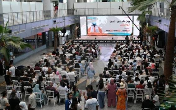 قافلة "وجهني 2026": إقبال مكثف للتعرف على الشعب وفرص التشغيل