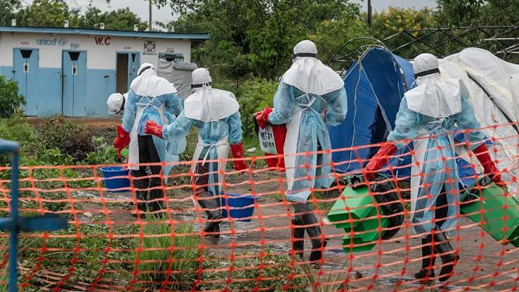 الكونغو الديمقراطية: ارتفاع حصيلة الوفيات الناجمة عن فيروس إيبولا إلى 702 حالة