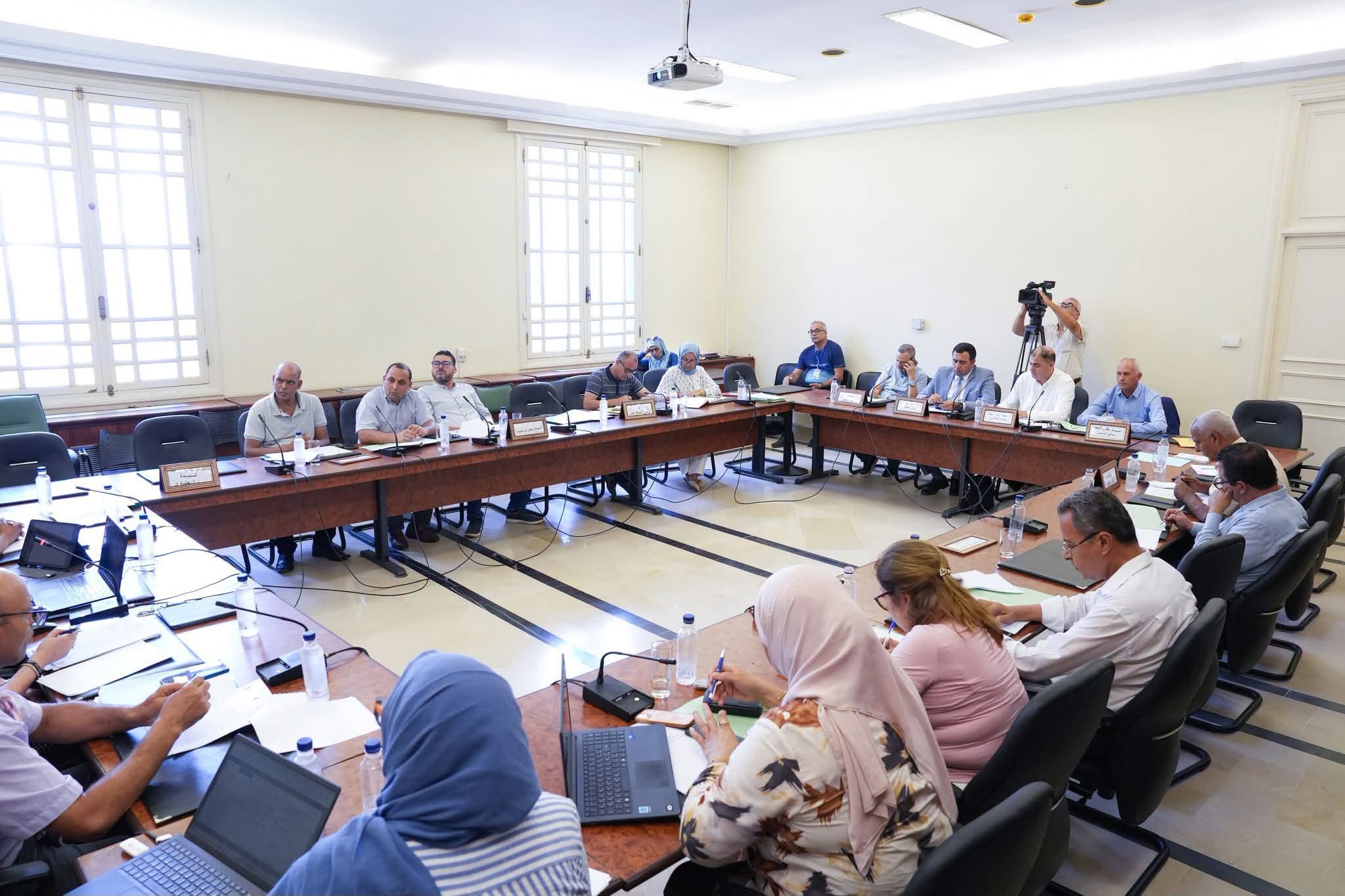 وزارة النقل تعلن عن إعداد مشروع قانون جديد لتنظيم قطاع النقل الجوي