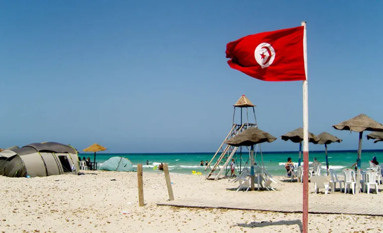 Plages tunisiennes : l’APAL appelle les vacanciers à signaler les infractions via le numéro vert 1820