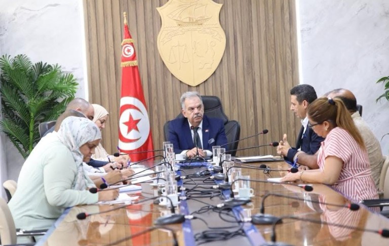 وزير الشباب والرياضة يجتمع بأعضاء المكتب الجامعي لألعاب القوى