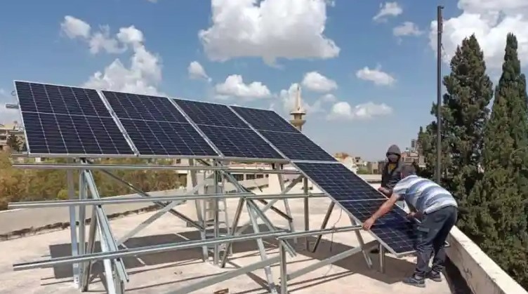 مجمع الطاقات المتجددة يدعو إلى تسريع اعتماد حلول تخزين الطاقة الكهربائية بالمنازل في أقرب الآجال