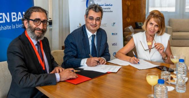 جامعة منوبة والمدرسة العليا للتجارة بتونس تبرمان شراكة استراتيجية مع احد البنوك التجارية لدعم تشغيلية الطلبة والابتكار