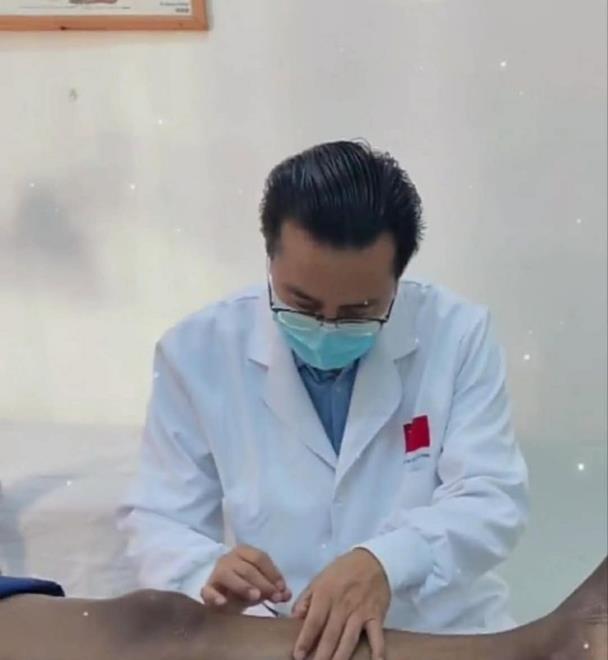 الطب التقليدي الصيني بمستشفى المنجي سليم... تجربة علاجية تستقطب اهتمام المرضى وبرنامج "لصقات سانفو" يعزز مقاربة العلاج الوقائي