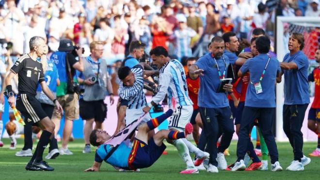 فيفا يفتح تحقيقًا في أحداث ما بعد نهائي كأس العالم 2026