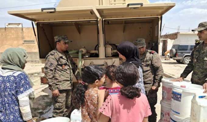 Kasserine : l’armée et la Garde nationale ravitaillent en eau potable les habitants de Bouderies