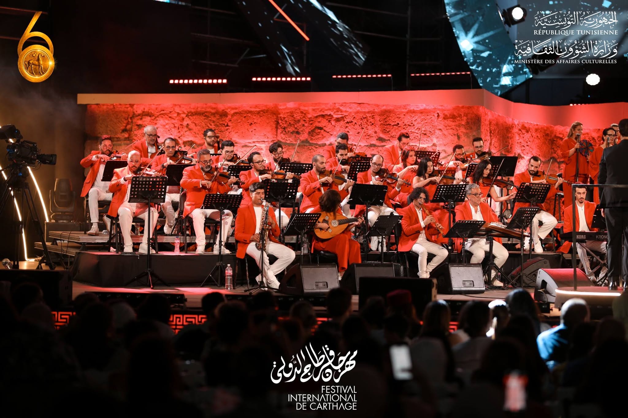 ضمن مشروع "100 كمان".. 150 عازفا على الكمان يعزفون في رحاب المتحف الوطني بقرطاج احتفالا بعيد الجمهورية