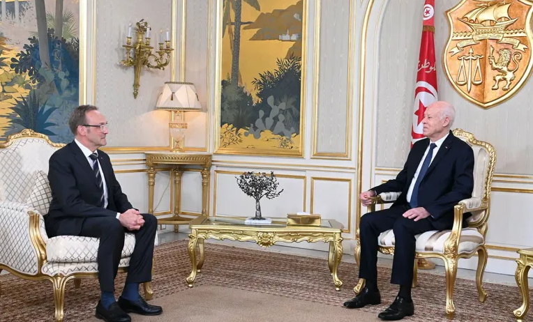 Kaïs Saïed accueille l’ambassadeur de Belgique pour une visite d’adieu