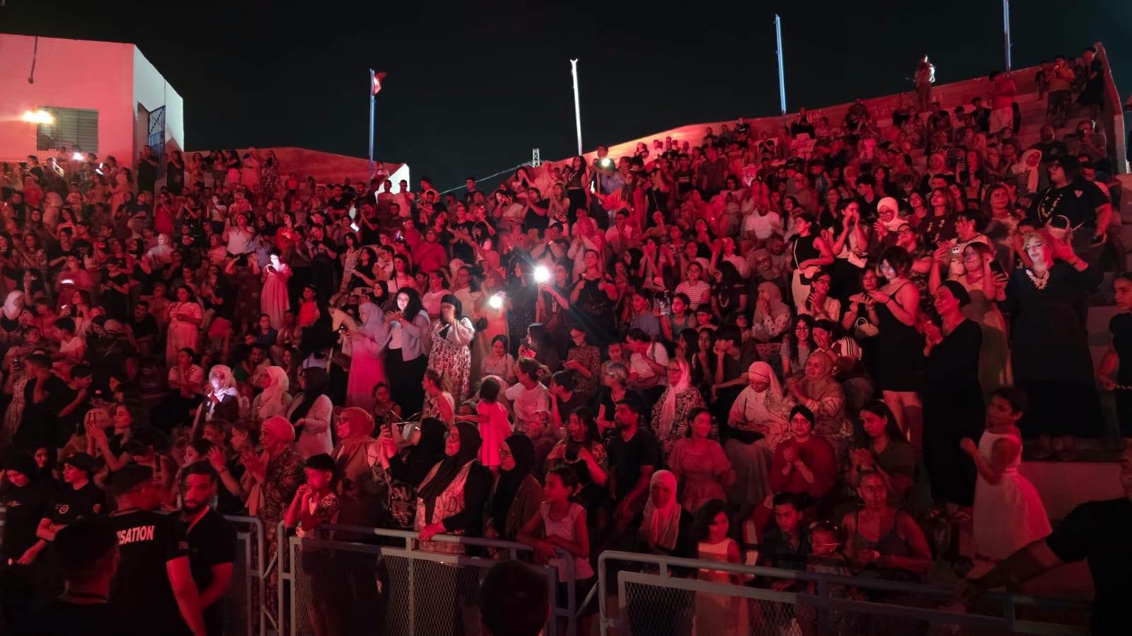 قفصة || الفنان"مرتضى الفتيتي" يفتتح فعاليات #الدورة_46_لمهرجان_قفصة_الدولي بفضاء المسرح الاثري البرج بمدينة قفصة