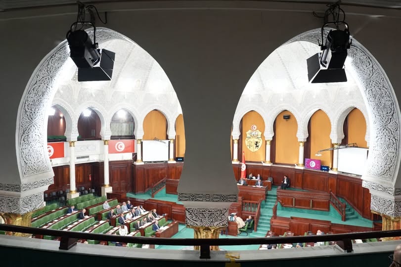 البرلمان يشرع في النظر في اتفاقية ضمان لتمويل استيراد مواد أولية لفائدة المجمع الكيميائي التونسي