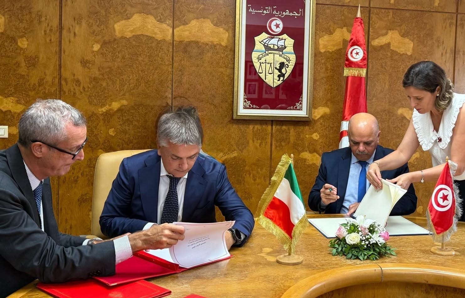 توقيع الإتّفاق الإطاري للتعاون بين حكومة الجمهورية التونسية وحكومة الجمهورية الإيطالية في مجال النّقل واللوجستية