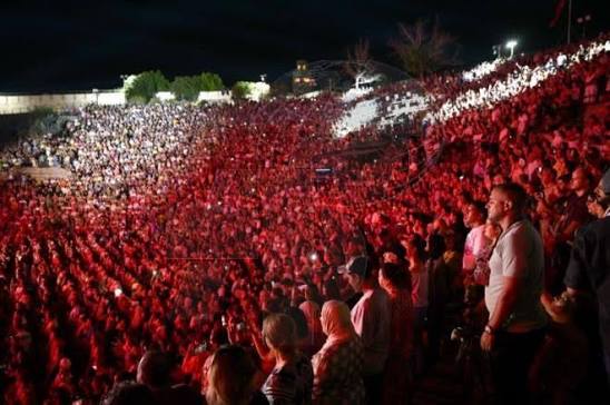 برنامج العروض والسهرات الفنية لعدد من المهرجانات الصيفية في مختلف الجهات ليوم غد السبت 1 أوت 2026