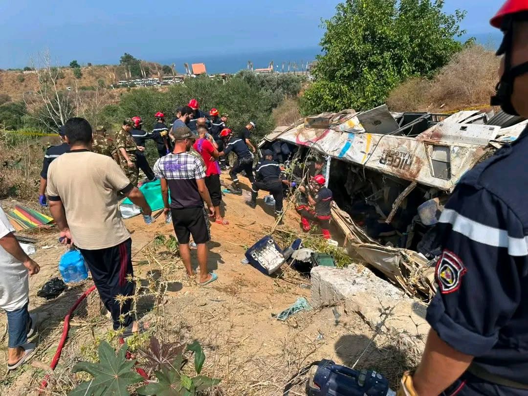 مقتل 25 على الأقل إثر انقلاب حافلة ركاب في الجزائر