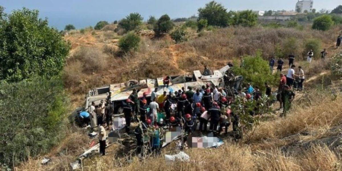 مقتل 25 على الأقل إثر انقلاب حافلة ركاب في الجزائر