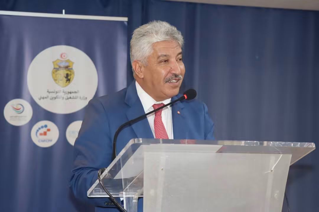 وزير التشغيل يدعو إلى إرساء منظومة وطنية موحدة لتقييم برامج التشغيل وتحسين نجاعتها