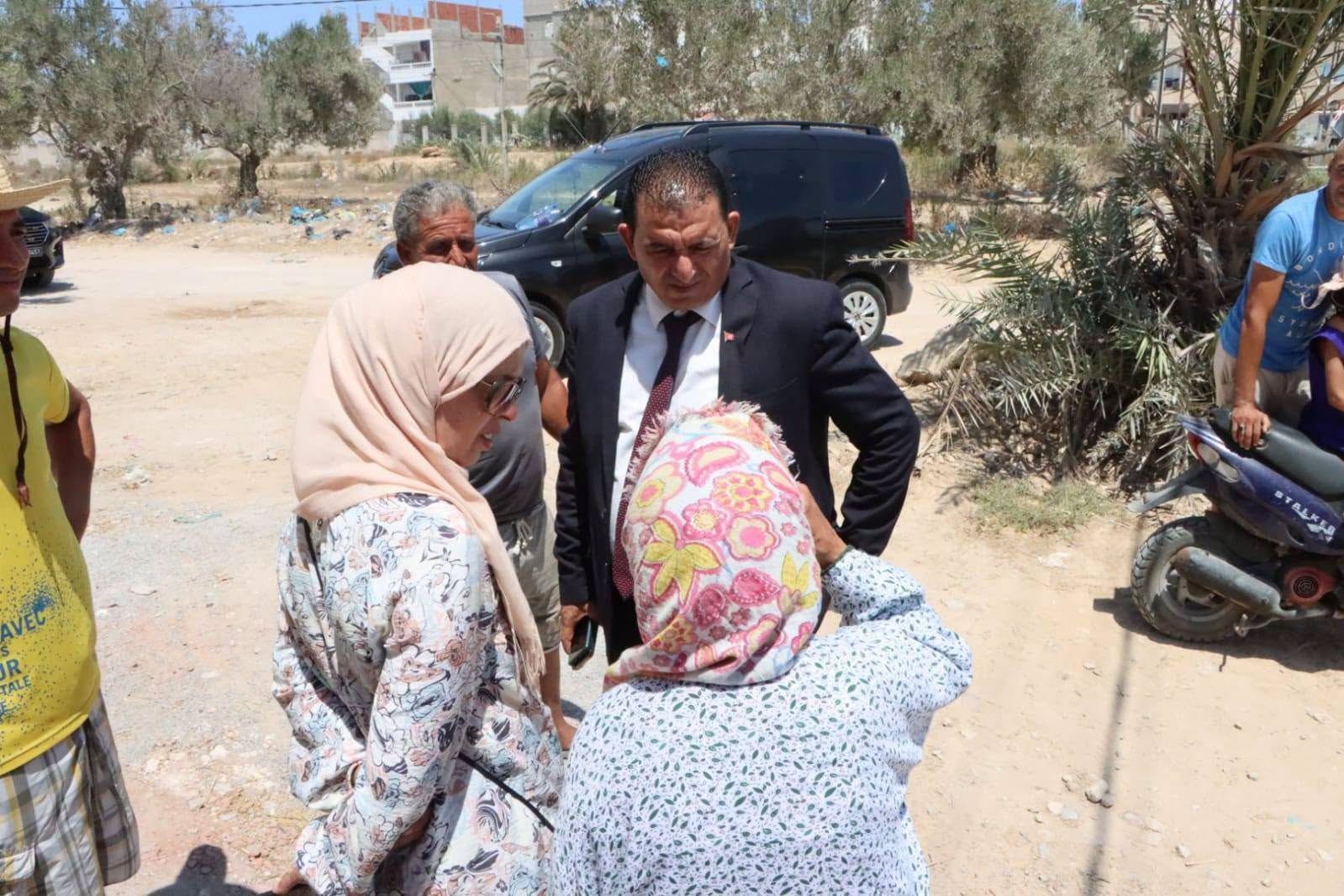حملة جهوية للنظافة بحي سيدي نصر بالتوازي مع أشغال تحسين طريق مدخل الحي من جهة تقاطع السكة الحديدية