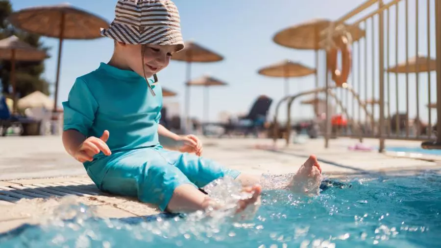 حوالي 95 بالمائة من الامراض الجلدية كالتعفن البكتيري المتأتي من السباحة في المياه الملوثة تصيب الاطفال