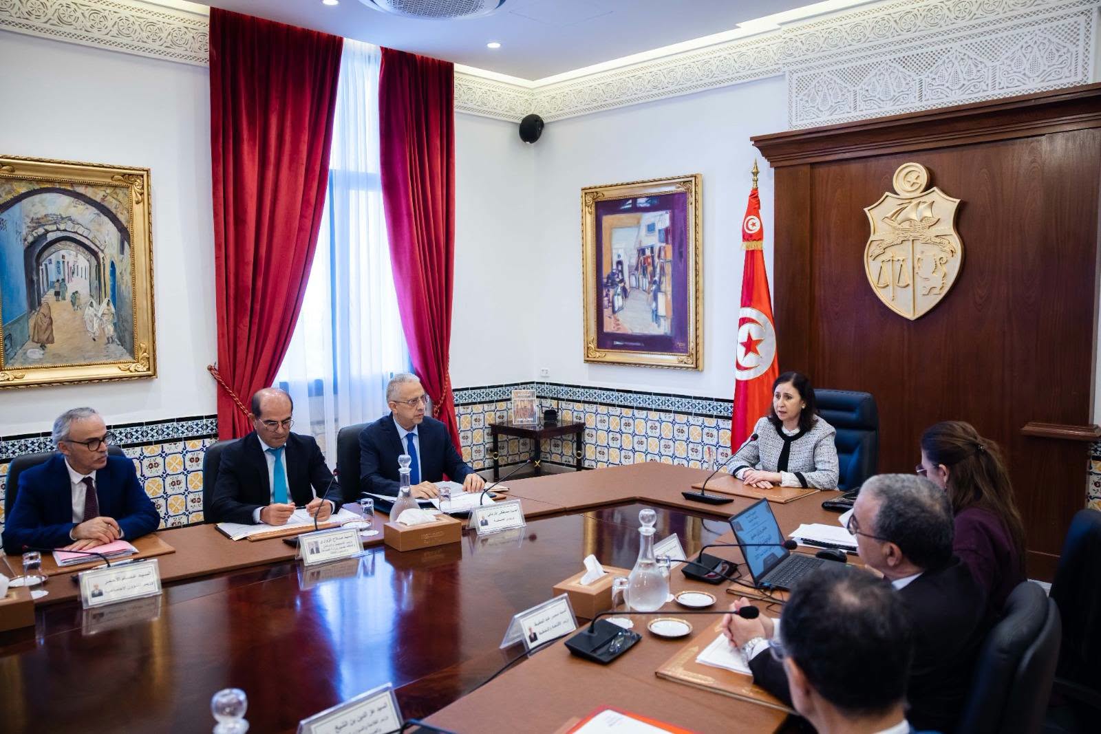 مجلس وزاري مضيّق: التركيز على التعويل على الذات وتحقيق الأمن القومي ضمن التوجهات الكبرى لمشروع قانون المالية 2027