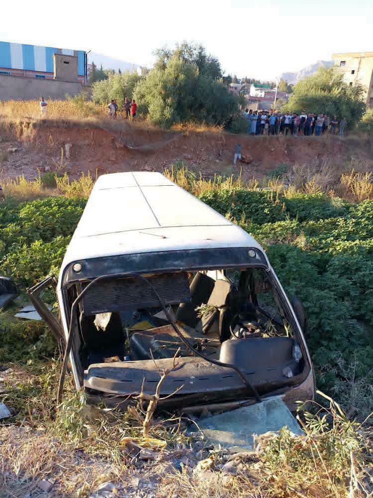 الجزائر :6 وفيات و24 جريحًا إثر سقوط حافلة في منحدر بقسنطينة