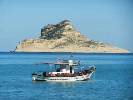 سحب قليلة ثم طقس مغيم جزئيا على كامل البلاد