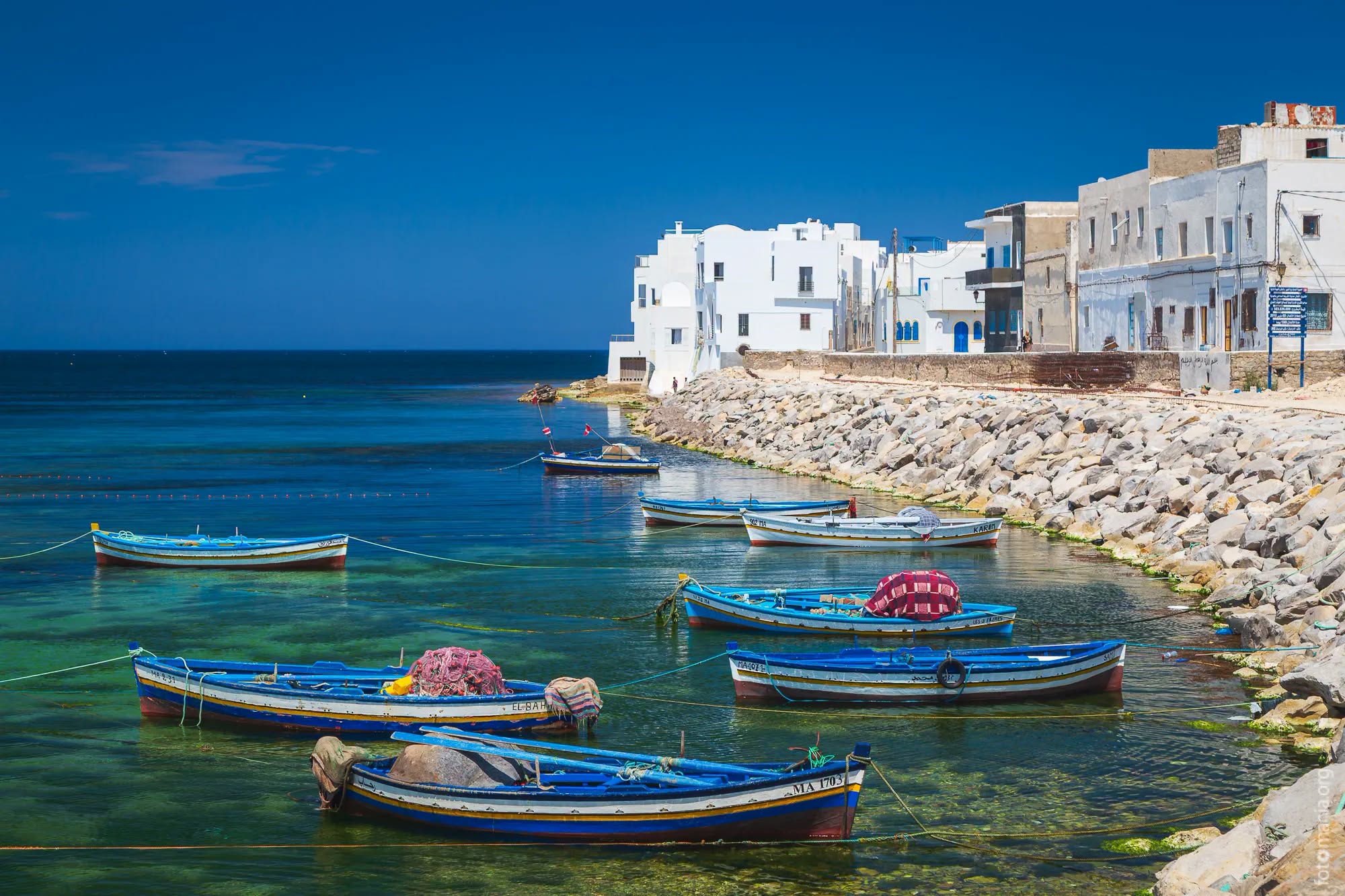 سحب قليلة بأغلب الجهات والحرارة تصل إلى 43 درجة