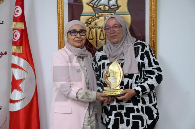 خولة الخميري تتوج بجائزة أفضل بحث علمي نسائي في تونس لسنة 2026
