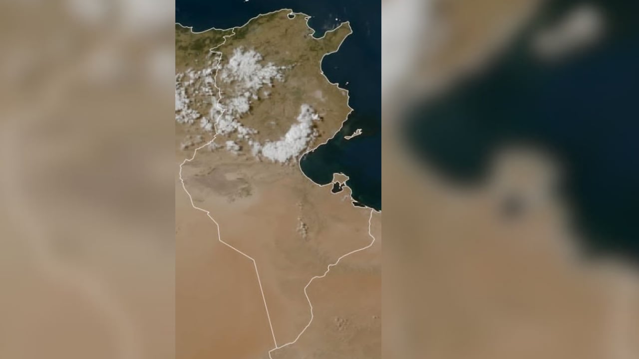 الليلة: أمطار بعدة جهات والحرارة بين 27 و33 درجة