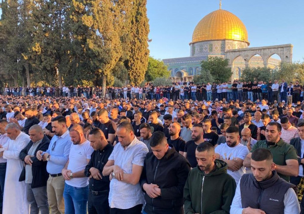نحو 70 ألف فلسطيني يؤدون صلاة الجمعة في المسجد الأقصى المبارك