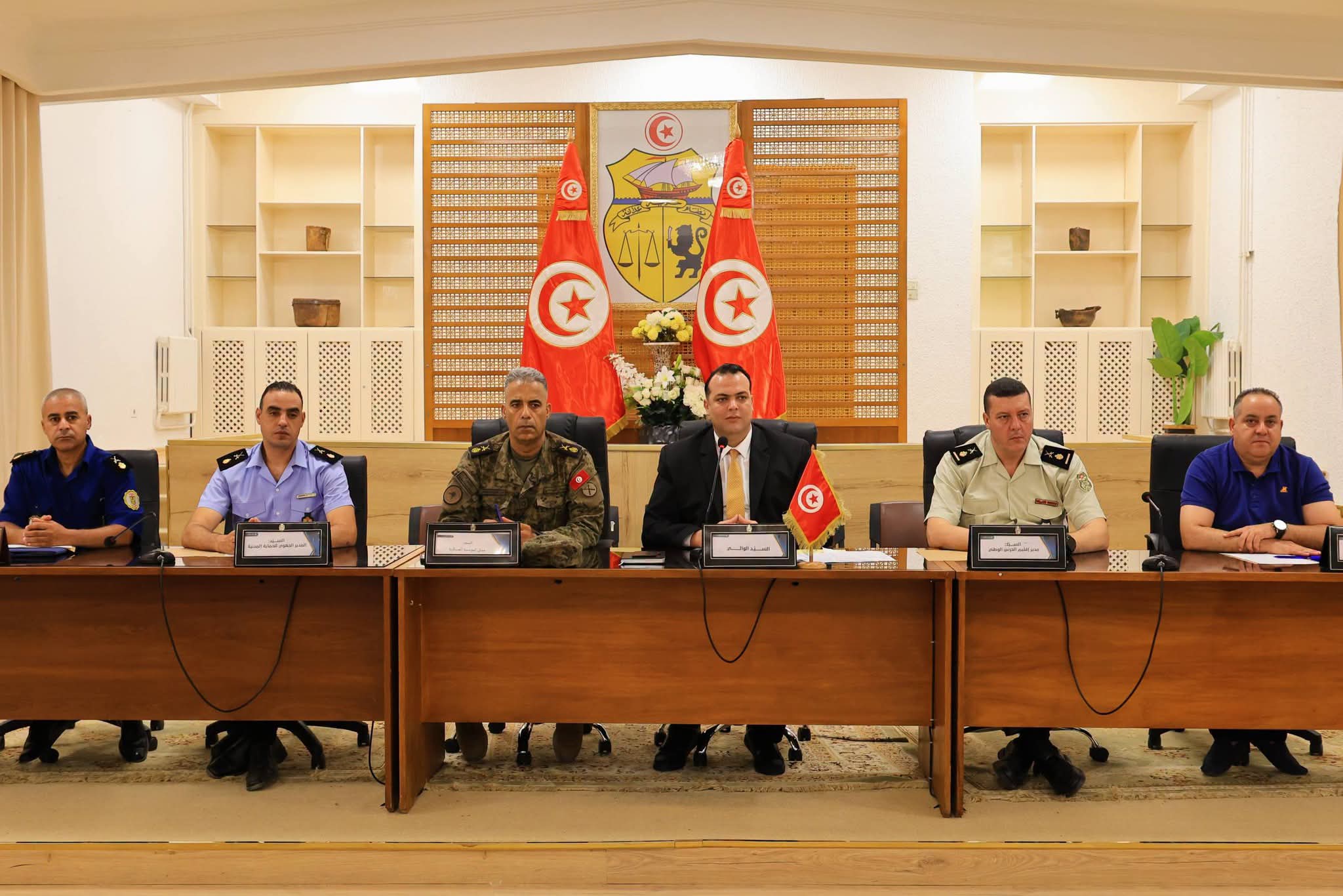 تطاوين:جلسة عمل للجنة الجهوية لتفادي الكوارث ومجابهتها وتنظيم النجدة