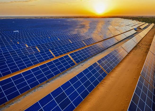 Mobilisation économique et scientifique à Zarzis autour du projet « Solartech Sud ».