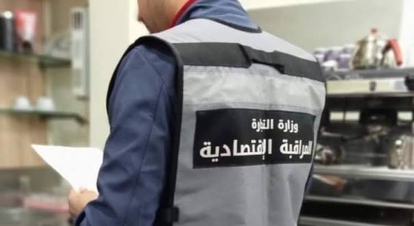  قفصة : الإدارة الجهوية للتجارة و تنمية الصادرات تواصل عمليات المراقبة و تحجز كميات من المواد الغذائية و تحرر مجموعة من المخالفات     