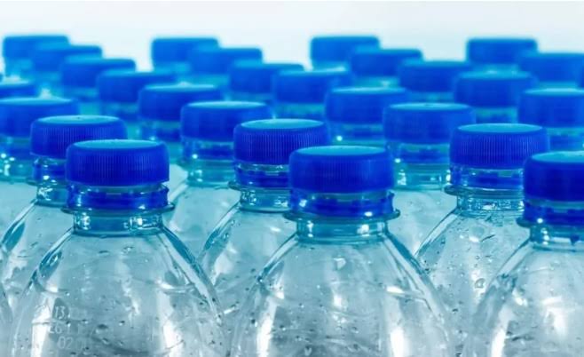 Eau minérale : l’approvisionnement devrait s’améliorer dans les prochains jours