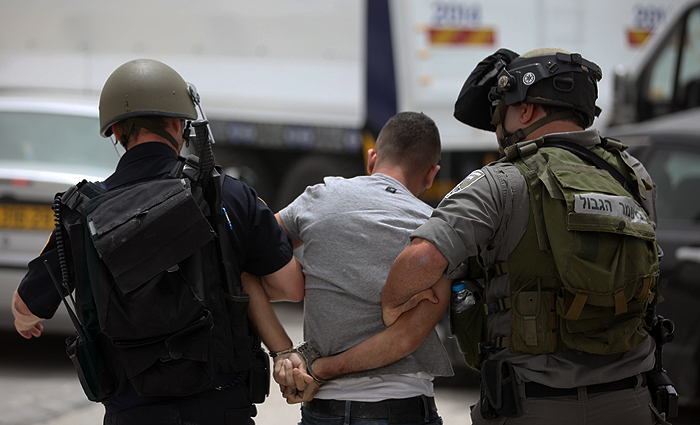 إصابة 3 فلسطينيين واعتقال 31 آخرين في اعتداءات للاحتلال الصهيوني بالضفة الغربية