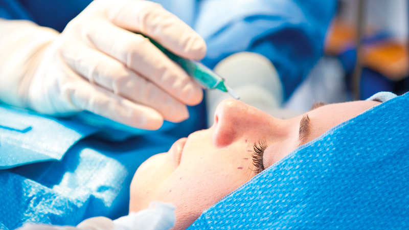 عمادة الاطباء: اجراء الحقن وغيرها من الأعمال الطبية ذات الغايات التجميلية من قبل أشخاص غير مؤهلين يعد ممارسة غير قانونية للطب