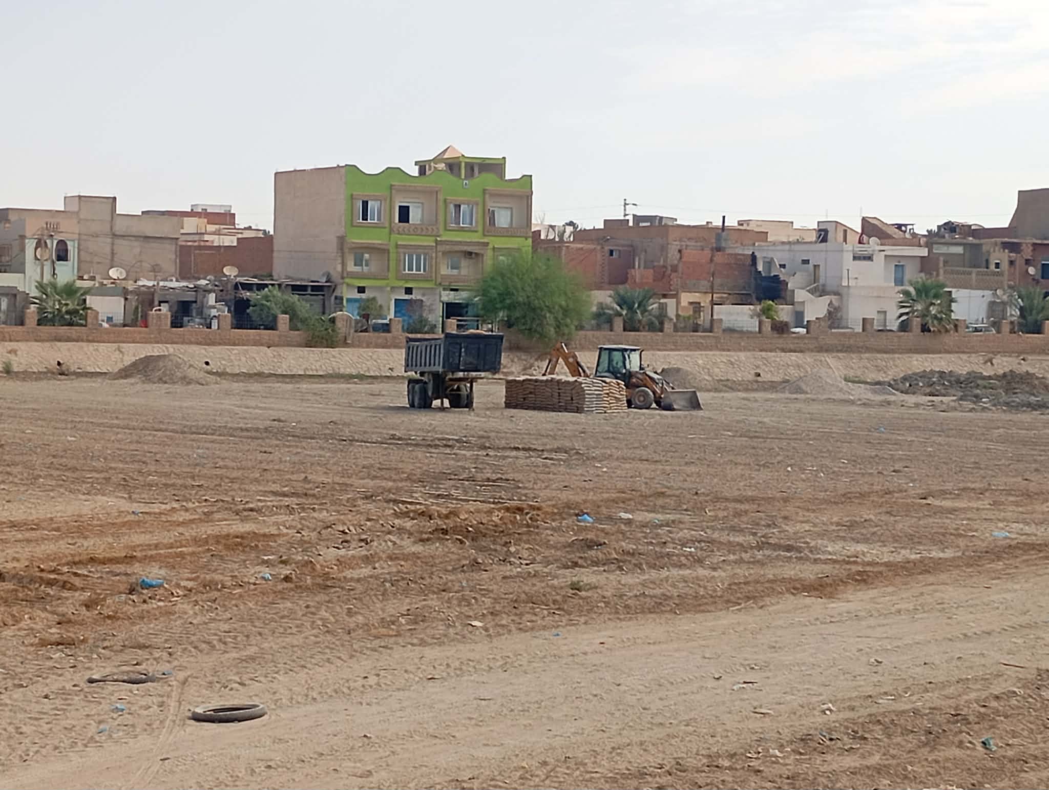 توزر: انطلاق أشغال تهيئة محيط حوض تجميع المياه بحي حفر الطين
