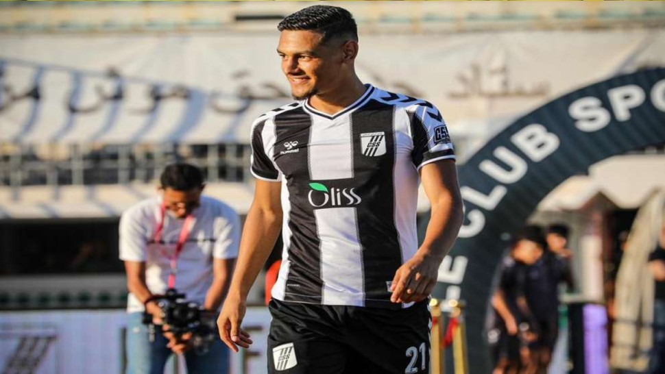 النادي الصفاقسي: هشام بكار يتعرض لكسر في الكاحل ويغيب عن الملاعب لمدة ثلاثة أشهر