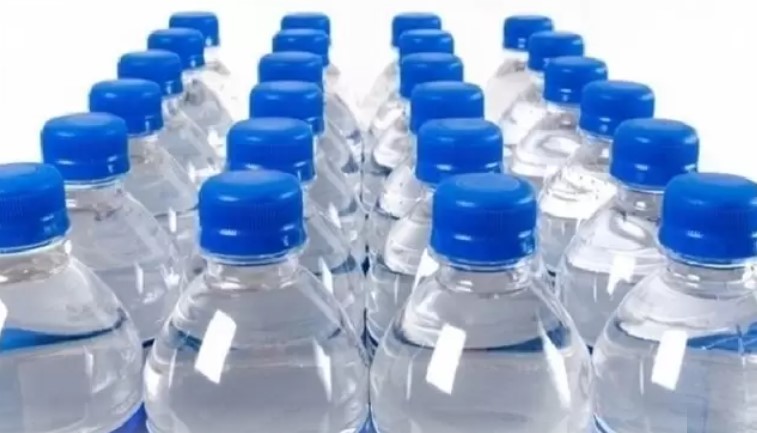 نابل: توزيع 165 ألف قارورة ماء معدني لدعم تزويد مختلف معتمديات الجهة