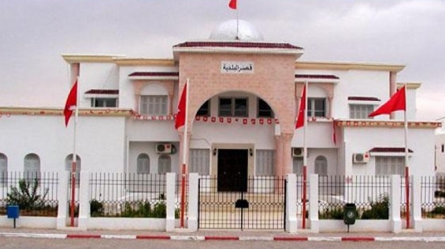 بداية من غرة سبتمبر: بلدية باردو تنبه أصحاب المؤسسات والمحلات التجارية إلى عدم إلقاء الفضلات بصفة عشوائية