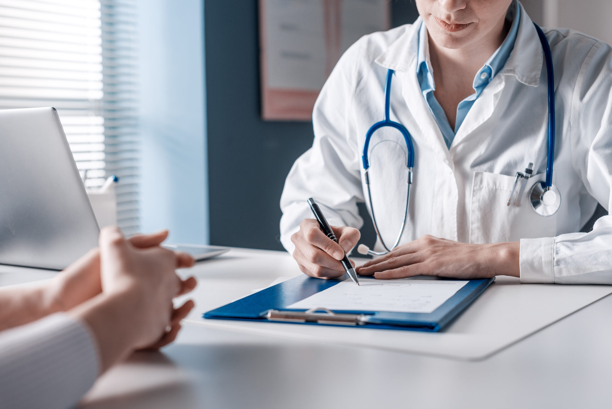 الجمعية التونسية للطب الاستعجالي تدعو إلى مزيد التعبئة وتوفير أسرة الايواء بالمستشفيات
