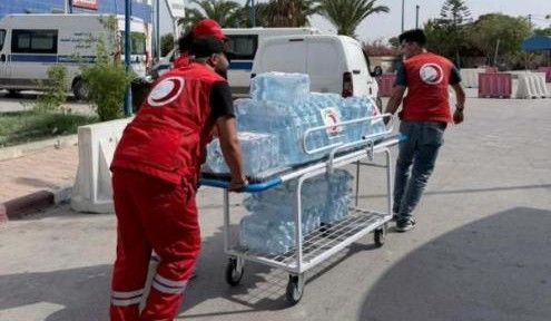 الهلال الأحمر التونسي يواصل تدخلاته لمجابهة موجة الحر وتأمين المياه الصالحة للشرب