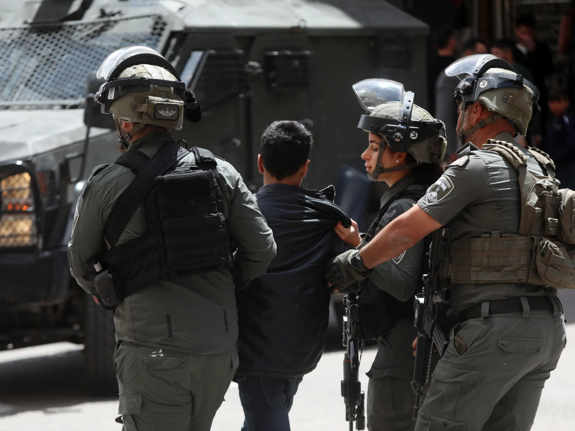 فلسطين: الاحتلال الصهيوني يعتقل 17 فلسطينيا في الضفة الغربية والقدس