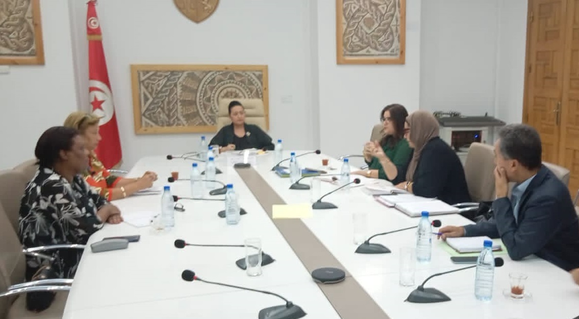 وزيرة الشؤون الثقافية تبحث سبل تطوير قطاع الفنون التشكيلية وتعزيز حضوره دوليا