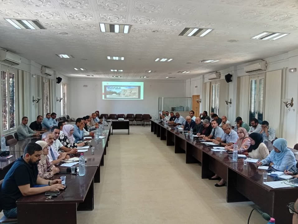قفصة: جلسة عمل لمتابعة الاستعدادات لإنجاح السنة الدراسية والجامعية والتكوينية القادمة