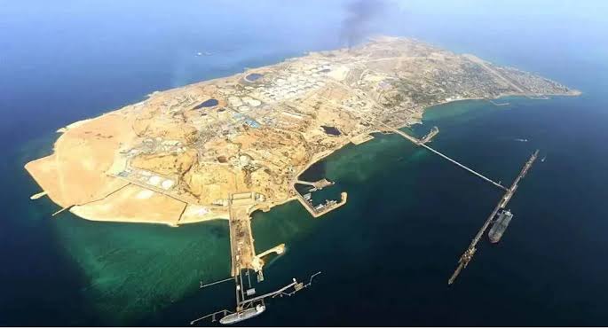 دوي انفجارات قرب جزيرة خرج الإيرانية