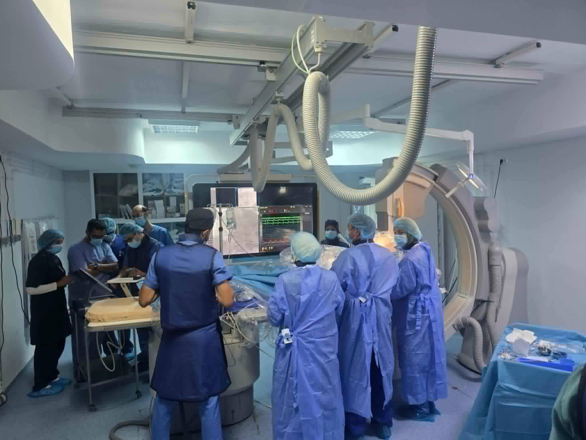 انطلاق عمليات زرع أجهزة تنظيم ضربات القلب لأول مرة بالمستشفى الجامعي الحبيب بورقيبة بمدنين