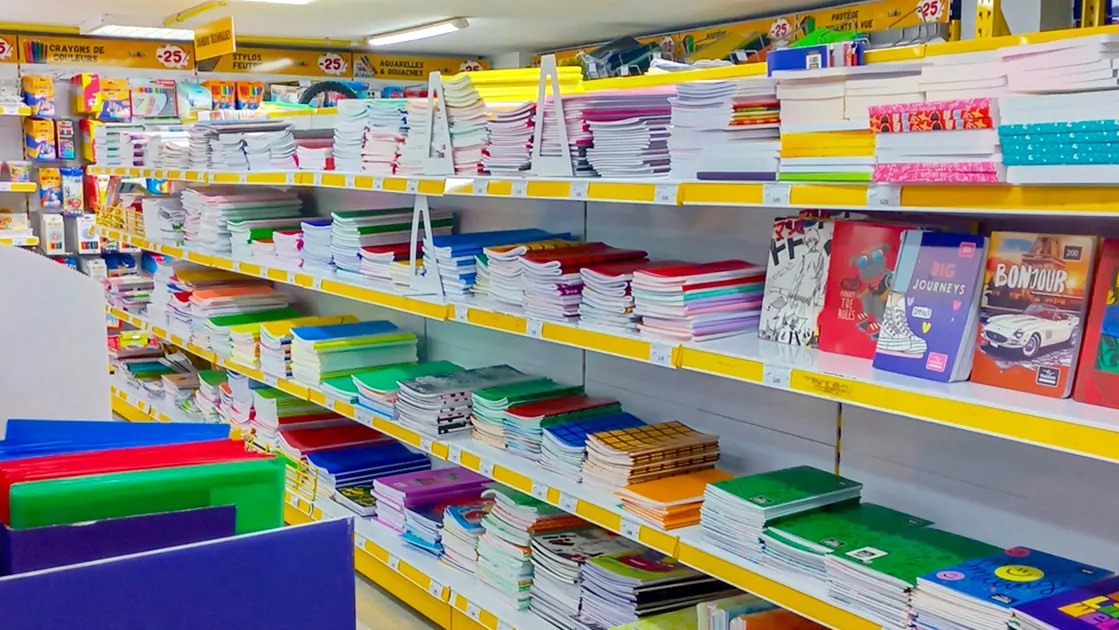 رئيس غرفة الكتبيين: توزيع الكراس المدعم يسير بنسق متصاعد وقريبا انطلاق توفيره بالمناطق الداخلية