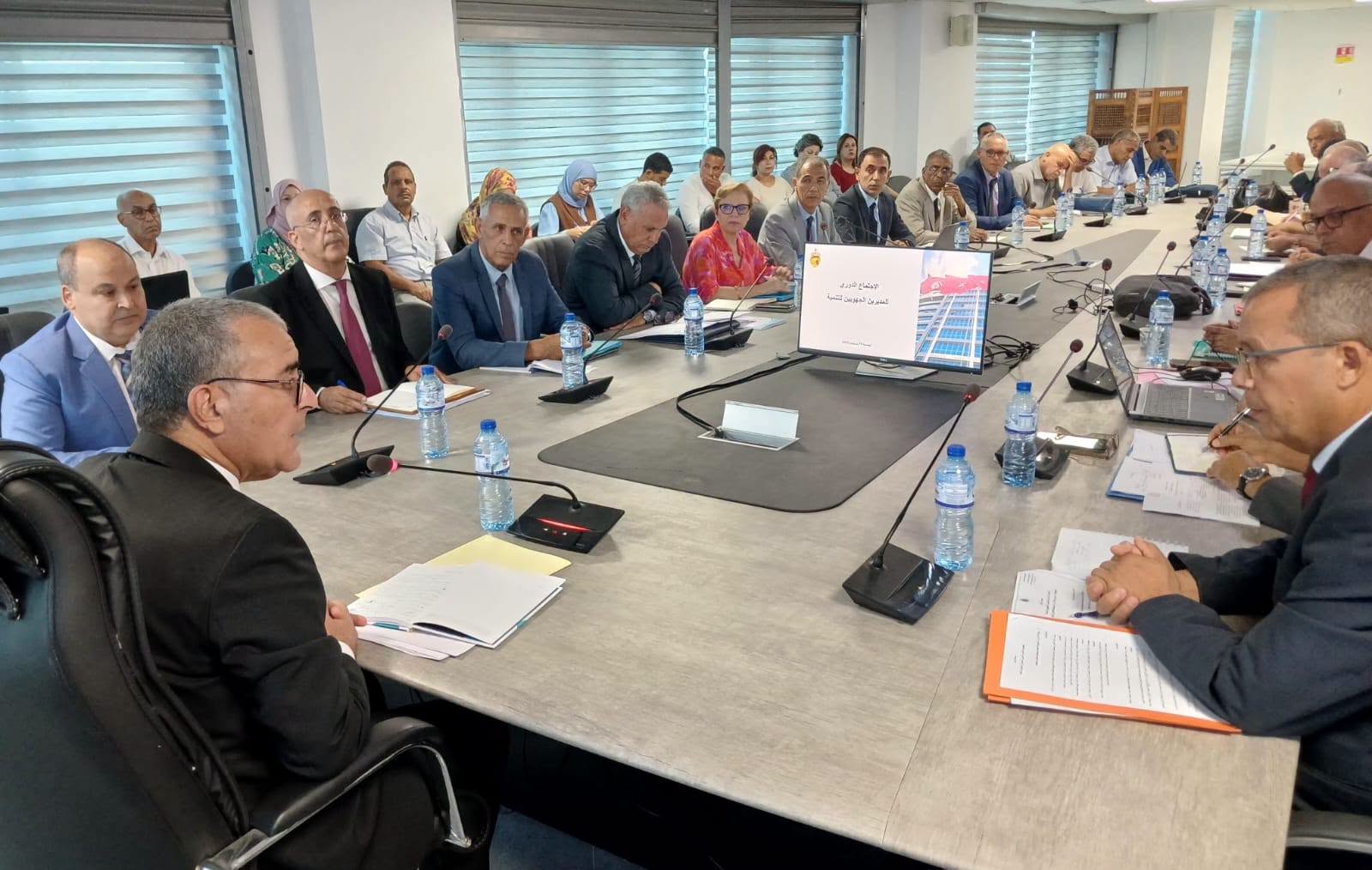 وزير الإقتصاد والتخطيط يؤكد ضرورة مضاعفة الجهود لدفع التنمية بالجهات