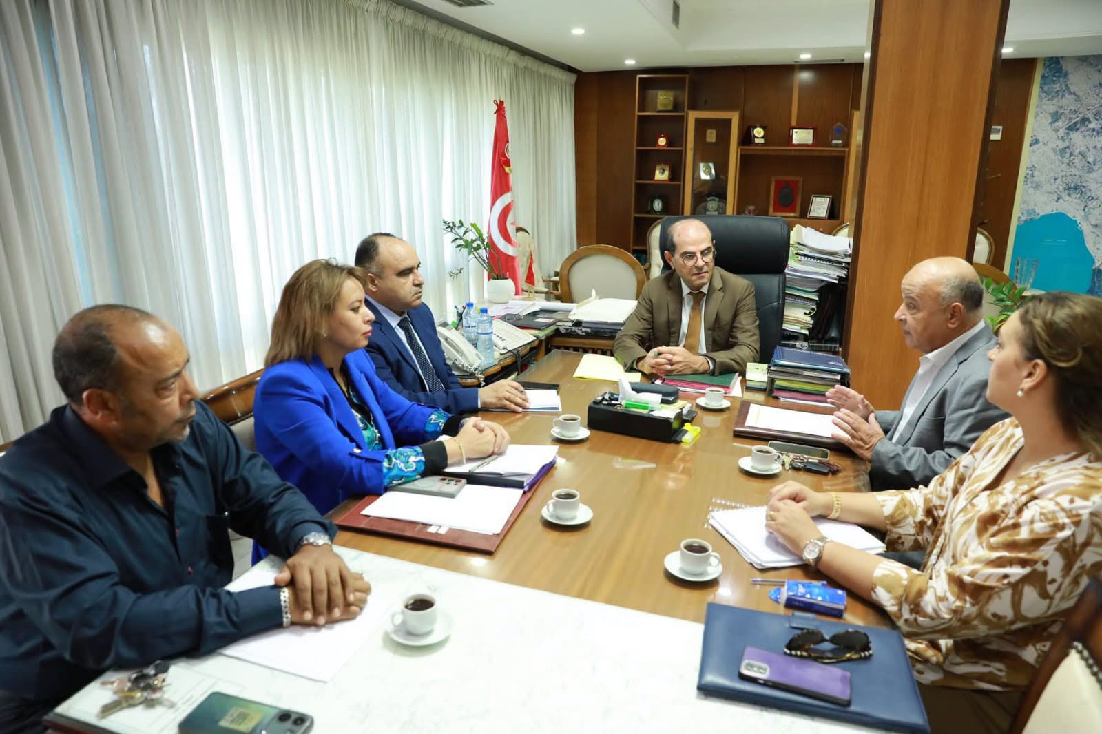 وزير التجهيز والإسكان يعقد جلسة عمل مع نائب رئيس الغرفة الوطنية للباعثين العقاريين